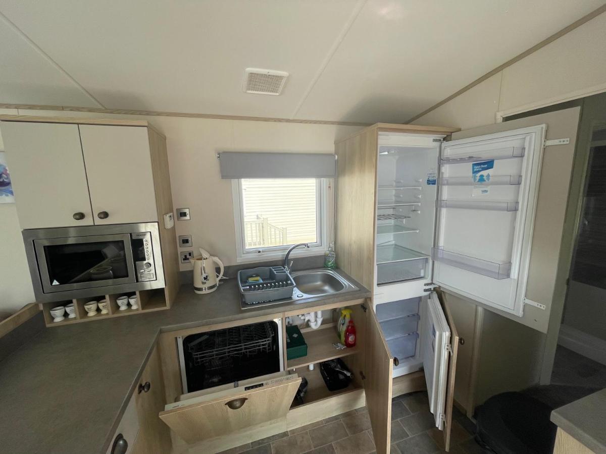 Lakeside Retreat 4 With Hot Tub, Private Fishing Peg Situated At Tattershall Lakes Country Park Esterno foto