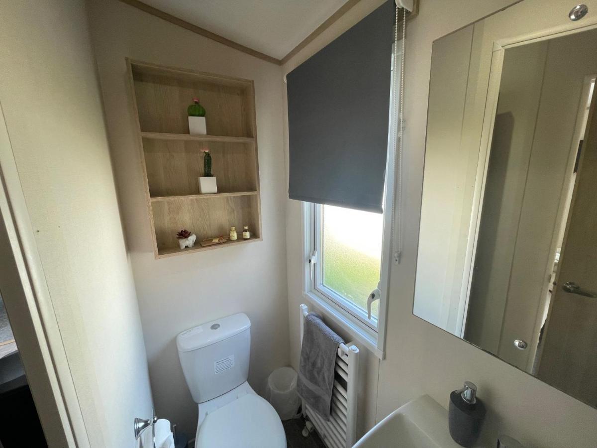 Lakeside Retreat 4 With Hot Tub, Private Fishing Peg Situated At Tattershall Lakes Country Park Esterno foto