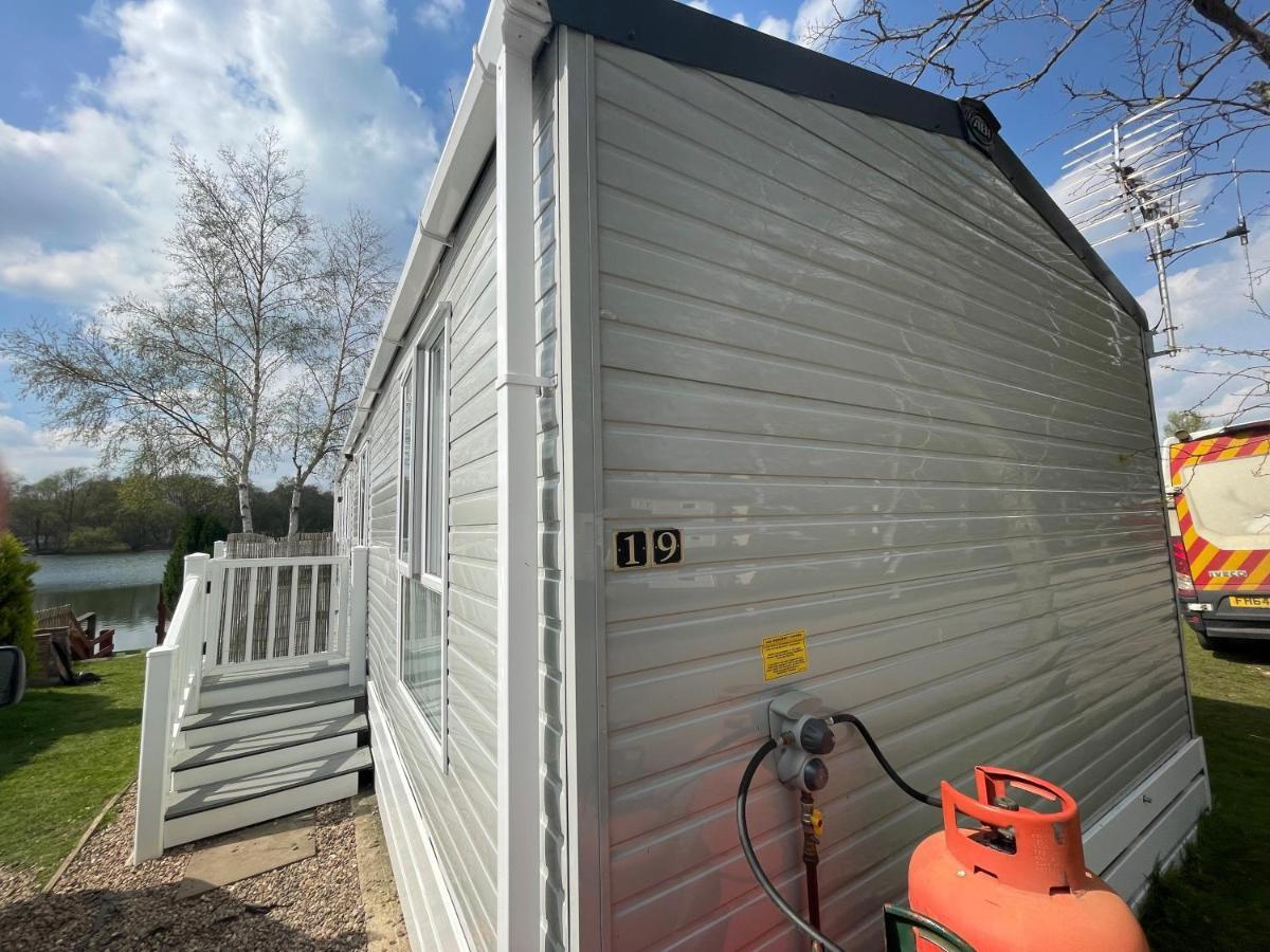 Lakeside Retreat 4 With Hot Tub, Private Fishing Peg Situated At Tattershall Lakes Country Park Esterno foto